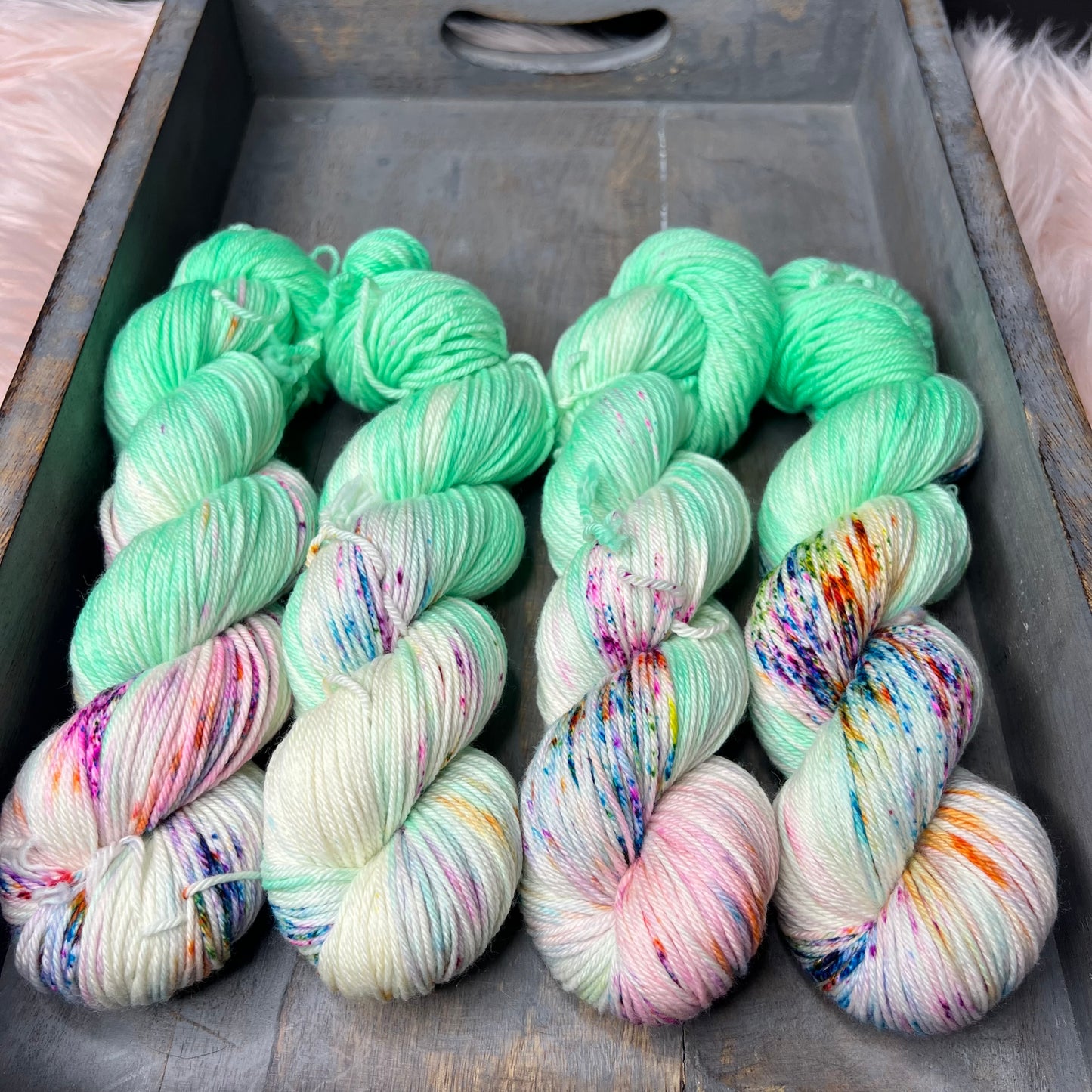*NEW* Oscar Worsted - Cool Mint Pop