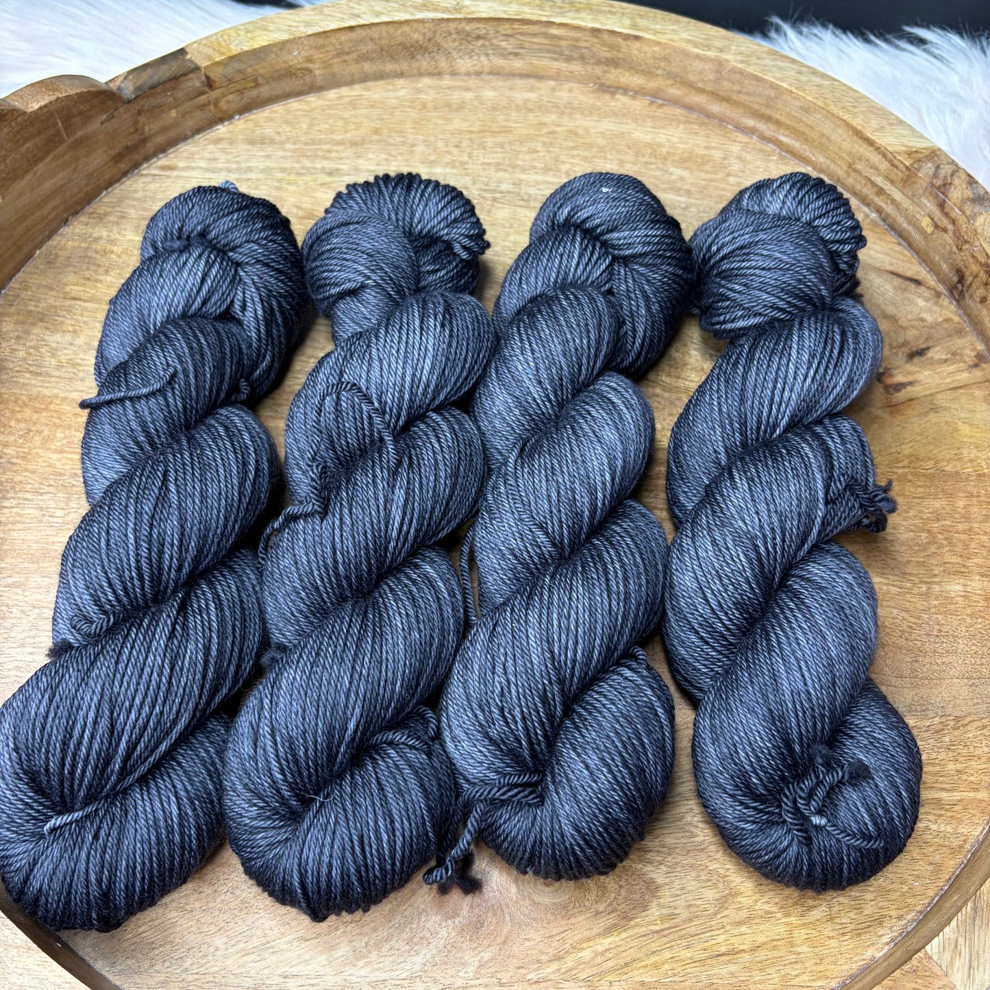 *NEW* Oscar Worsted - Raven
