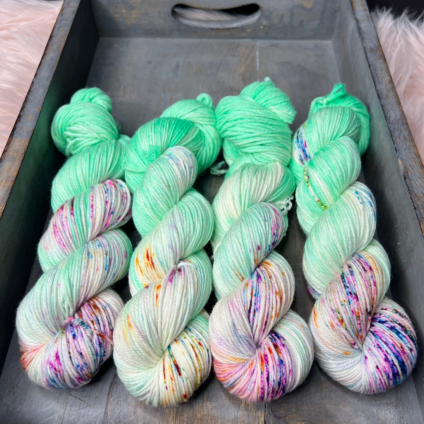 *NEW* Oscar Worsted - Cool Mint Pop