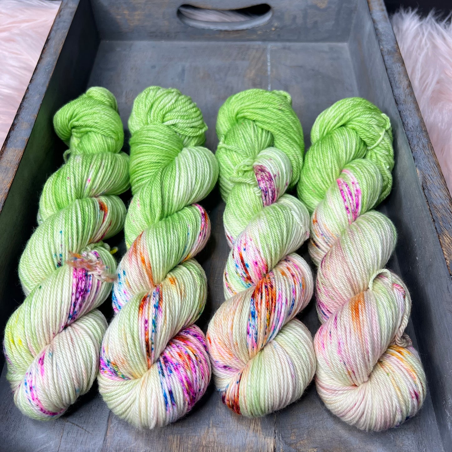 *NEW* Oscar Worsted - Meadow Illusion