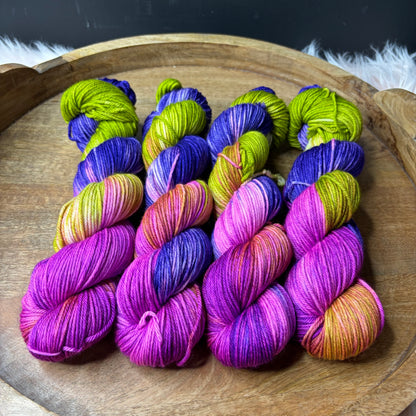 *NEW* Oscar Worsted - Neon Anemone