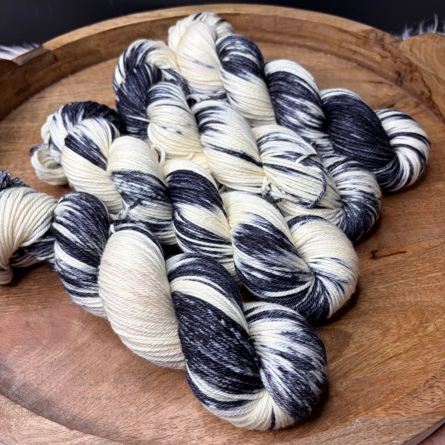*NEW* Oscar Worsted - Halloween Yarn- Cruella De Vil