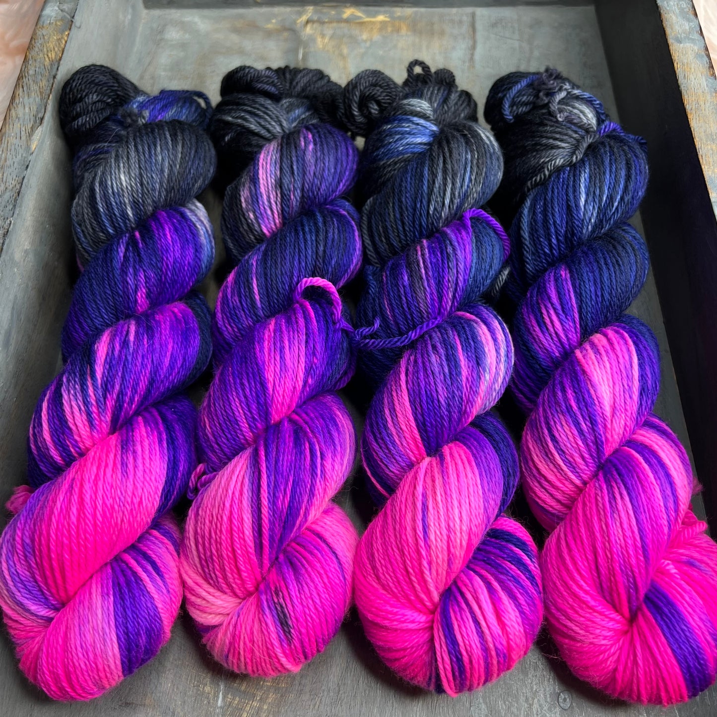 Oscar Worsted - Maine Northern Lights - lonized Nitrogen