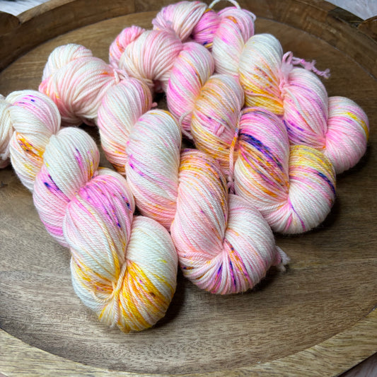 *NEW* Oscar Worsted - Funday Friday (2)