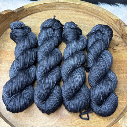 *NEW* Oscar Worsted - Raven