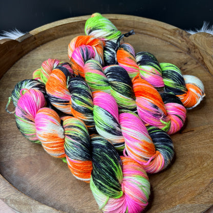 *NEW* Oscar Worsted - Halloween Wicked Dream Plane