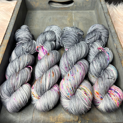 *NEW* Oscar Worsted - Delightful Shimmer