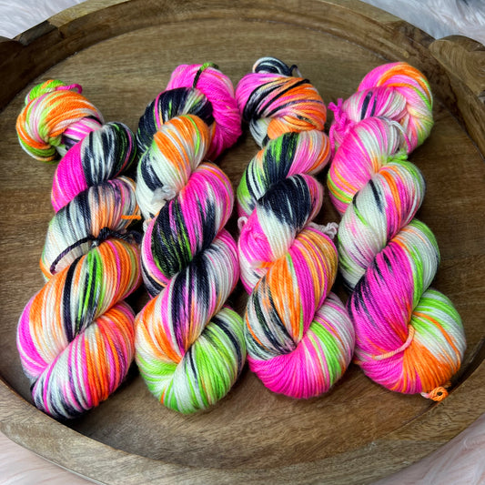 *NEW* Oscar Worsted - Halloween Wicked Dream Plane