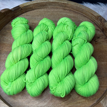 *NEW* Oscar Worsted - Bottle Fly