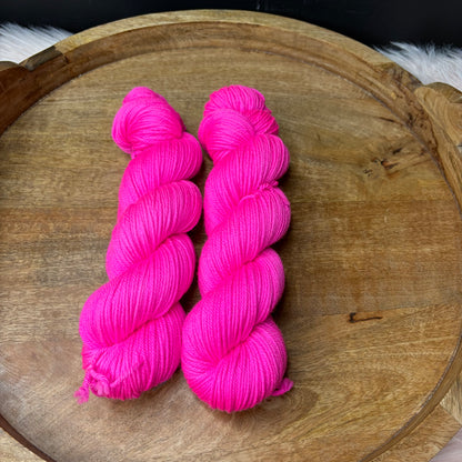 *NEW* Oscar Worsted - Now That's What I Call Pink!