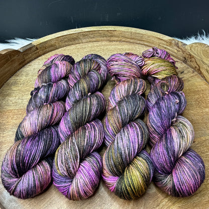 *NEW* Oscar Worsted -  Moss & Mulberry