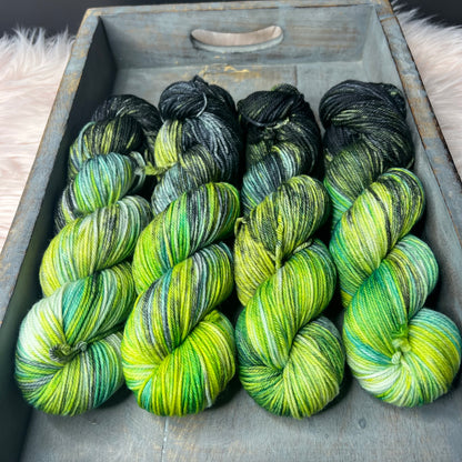 *NEW* Oscar Worsted - Grass In The Dark