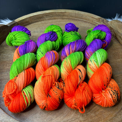 *NEW* Oscar Worsted - Halloween Yarn- Haunted House