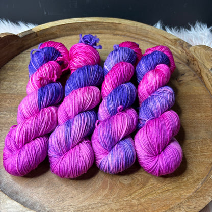 *NEW* Oscar Worsted - Ultraviolet Urchin