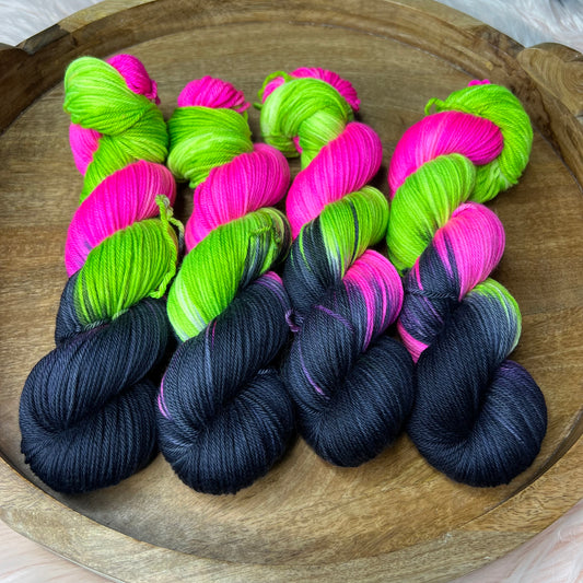 *NEW* Oscar Worsted - Halloween Barbie Potion