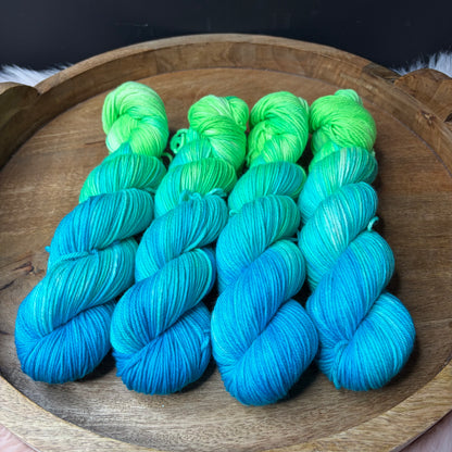 *NEW* Oscar Worsted - Electric Kelp