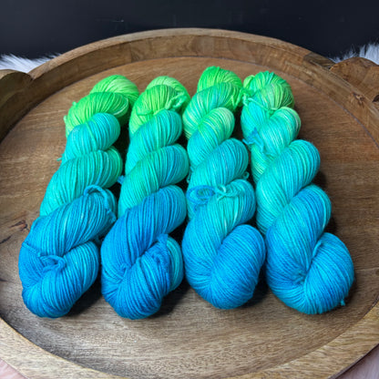 *NEW* Oscar Worsted - Electric Kelp