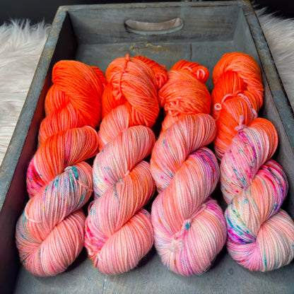 *NEW* Oscar Worsted - Under The Ocean Coral