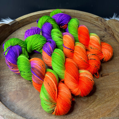 *NEW* Oscar Worsted - Halloween Yarn- Haunted House