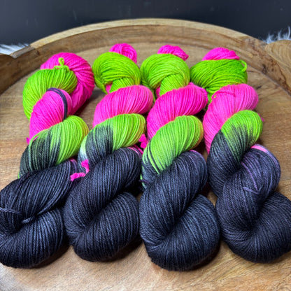 *NEW* Oscar Worsted - Halloween Barbie Potion