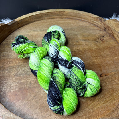 *NEW* Oscar Worsted - Halloween Yarn- Ghoulish Glam