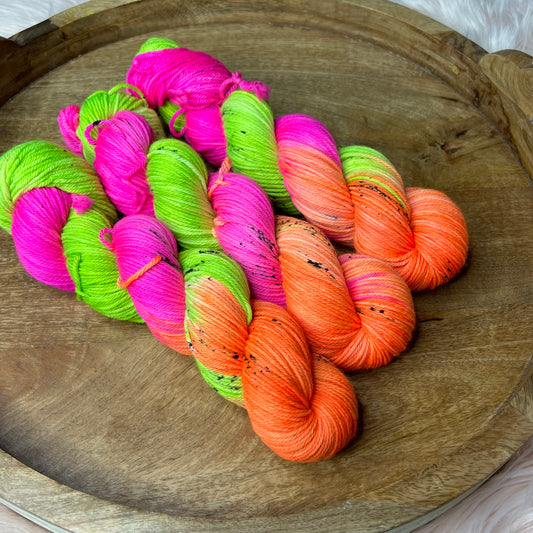 *NEW* Oscar Worsted - Halloween Haunted Dream House