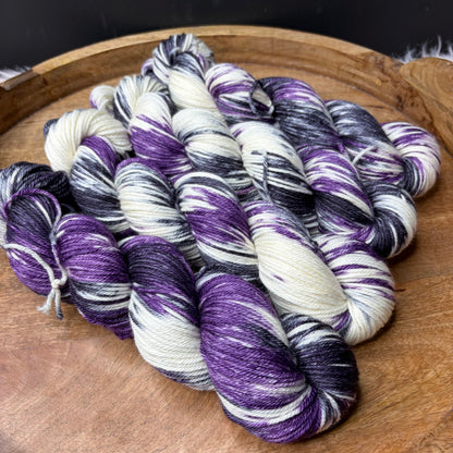 *NEW* Oscar Worsted - Halloween Beetlejuice
