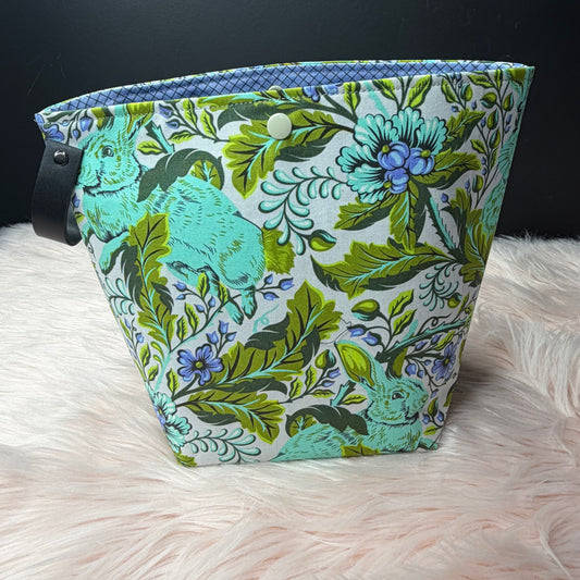 Hoppy Go Lucky Green Project Bag