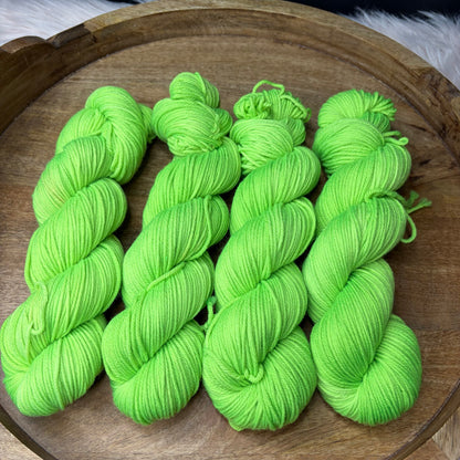 *NEW* Oscar Worsted - Bottle Fly