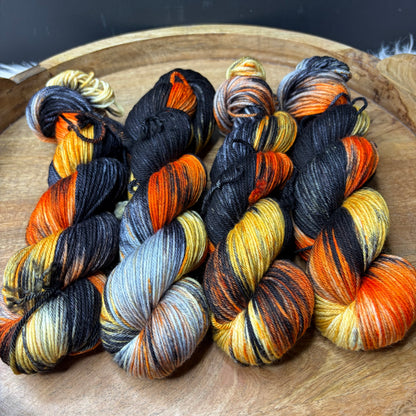 Trevor Morgan DK -Halloween Yarn- Black Cat