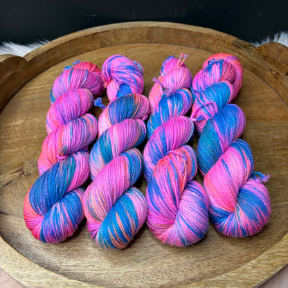 *NEW* Oscar Worsted - Neon Skies