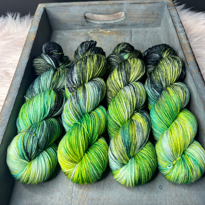 *NEW* Oscar Worsted - Grass In The Dark