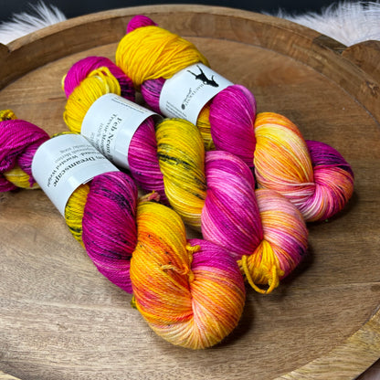 *NEW* Oscar Worsted - Feb Neon Dreamscape