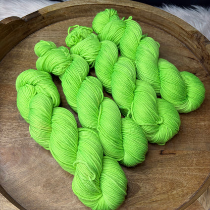 *NEW* Oscar Worsted - Bottle Fly