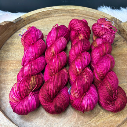 Trevor Morgan DK - Christmas - Raspberry Noir