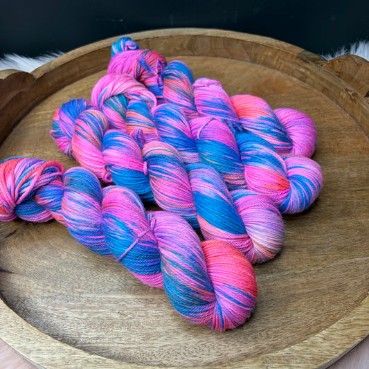 *NEW* Oscar Worsted - Neon Skies