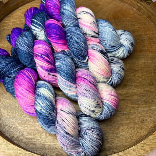 *NEW* Oscar Worsted - Neon Constellations