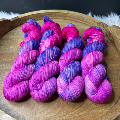 *NEW* Oscar Worsted - Ultraviolet Urchin