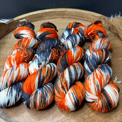 *NEW* Oscar Worsted - Halloween Yarn- Jack O Lantern