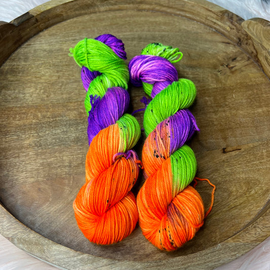 *NEW* Oscar Worsted - Halloween Yarn- Haunted House