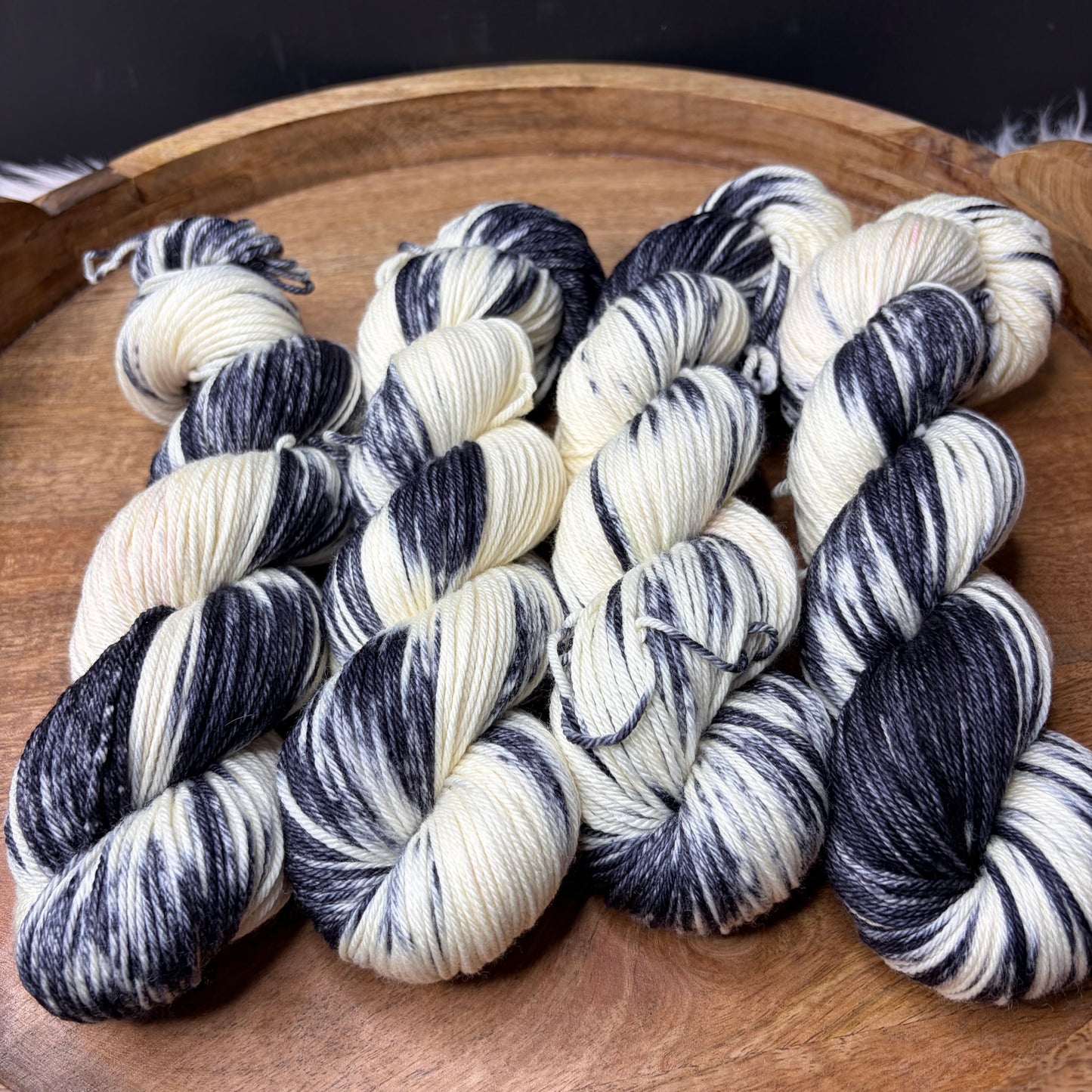 *NEW* Oscar Worsted - Halloween Yarn- Cruella De Vil
