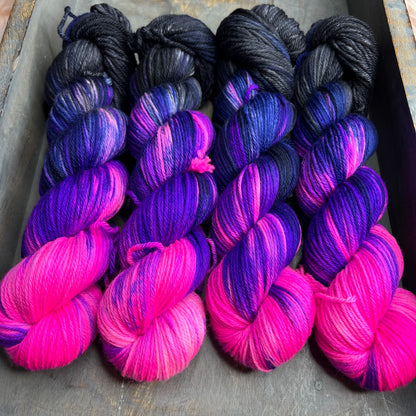 Oscar Worsted - Maine Northern Lights - lonized Nitrogen