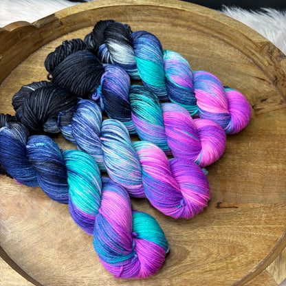 *NEW* Oscar Worsted - Maine Northern Lights- Aurora Borealis