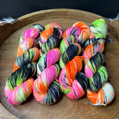 *NEW* Oscar Worsted - Halloween Wicked Dream Plane