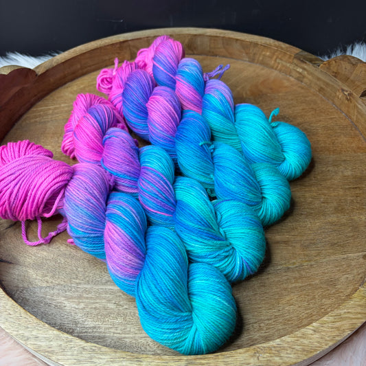 *NEW* Oscar Worsted - Jellyfish Bloom