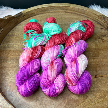 *NEW* Oscar Worsted - Christmas - Christmas on Candy Cane Lane