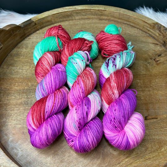 *NEW* Oscar Worsted - Christmas - Christmas on Candy Cane Lane