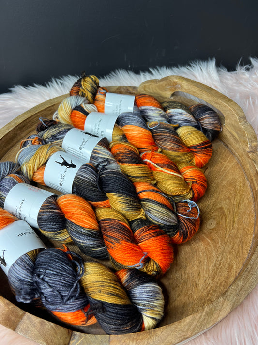 Trevor Morgan DK -Halloween Yarn- Black Cat