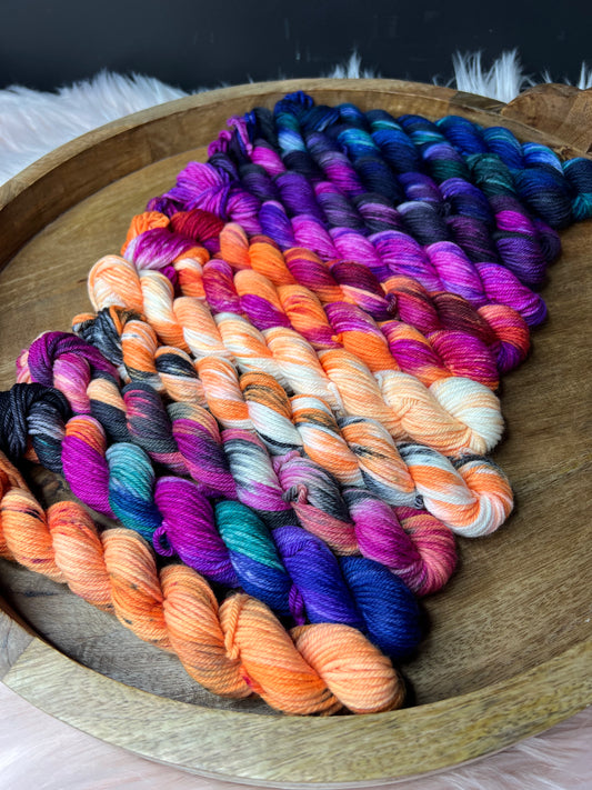 Pretty In Punkin Halloween Mini skein Set