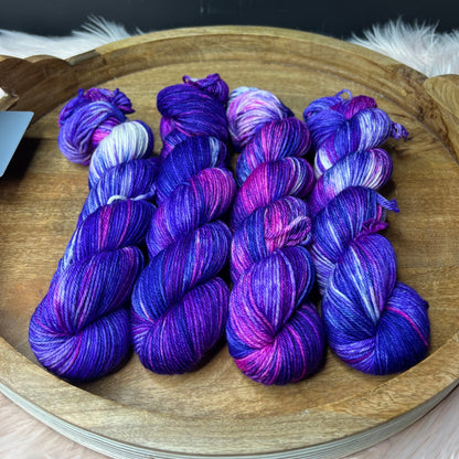 *NEW* Oscar Worsted - Velvet Nebula